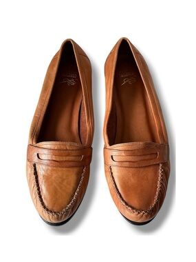 G.H.Bass & Co. Tailored Nantucket Leather Penny Loafers in Antique Brown Size 9.